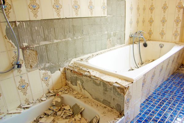 Bathtub Demolition in Garner